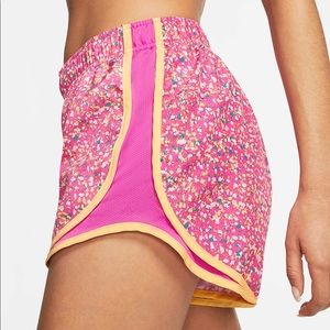 NIKE Women Running Shorts Pants NWT DRI fit XS